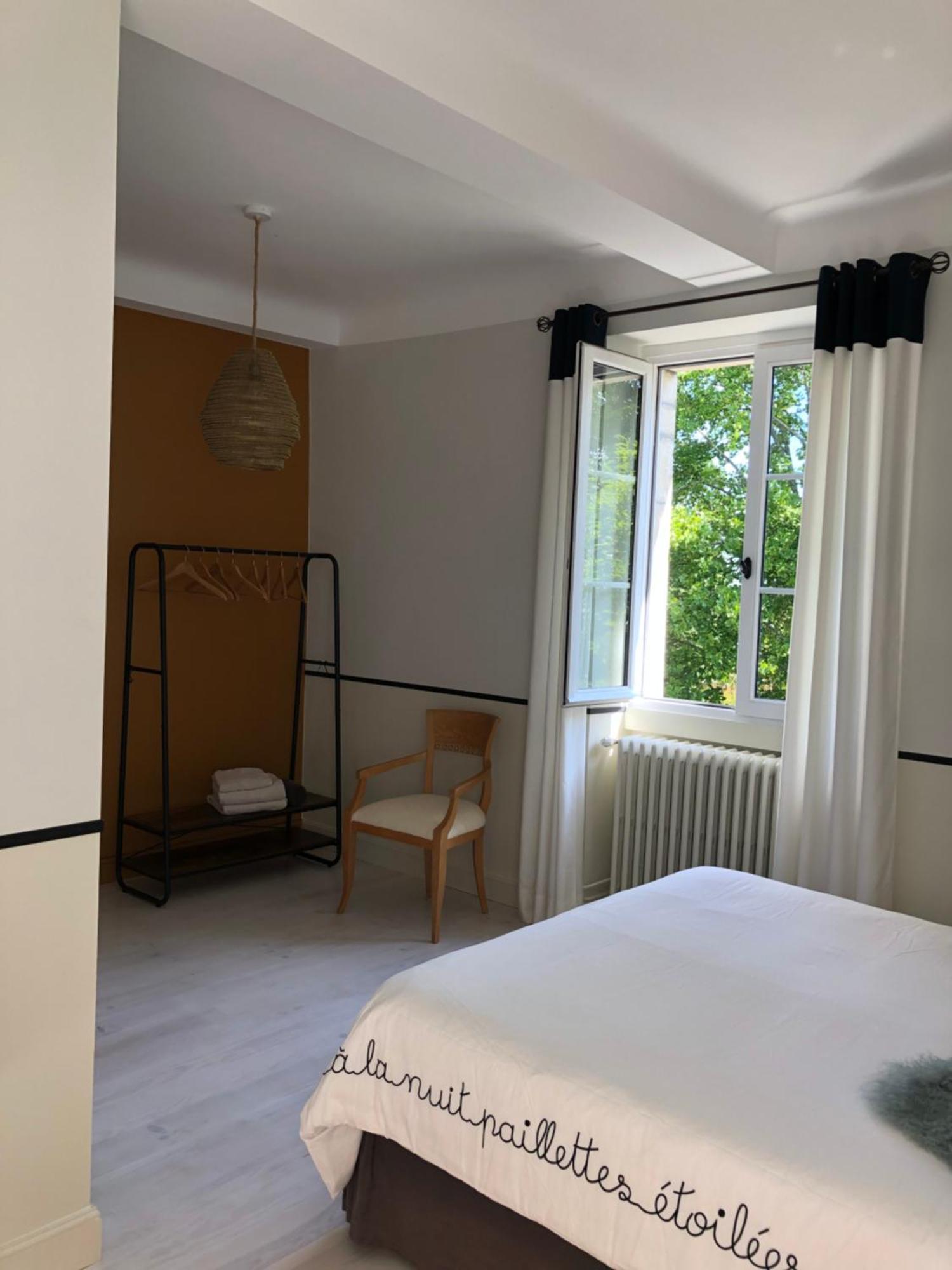 La Parenthese Bed and Breakfast Saubrigues Buitenkant foto